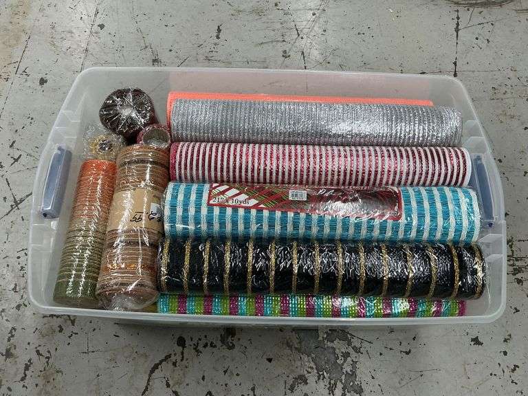 Tote of mesh, assorted patterns image