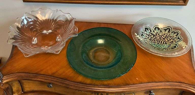 3 glass serving bowls image