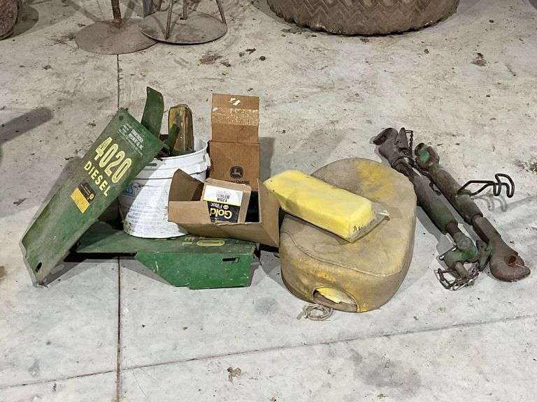 John Deere top links, sheet metal 4020 diesel tractor, seat parts, etc. image