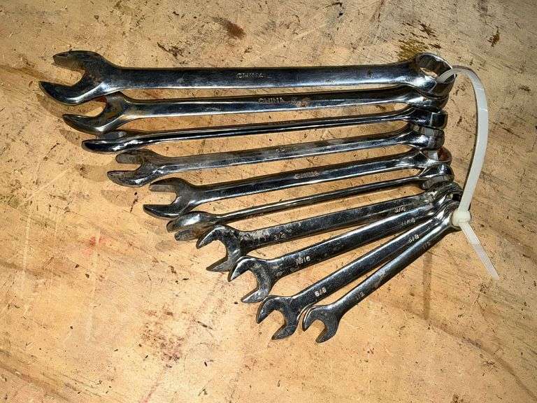 Combination wrenches up to 1 1/8". image