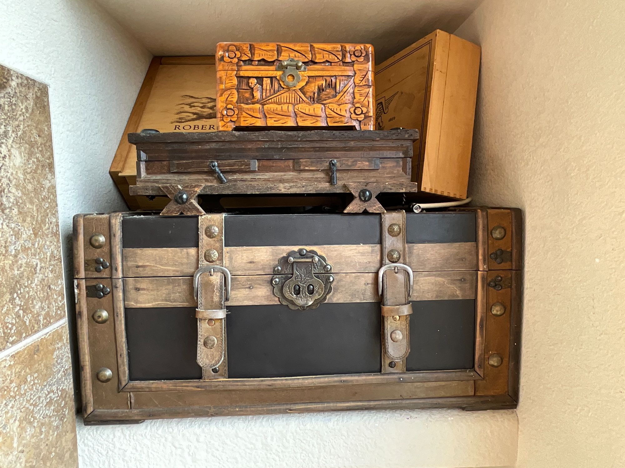 Lot image 1