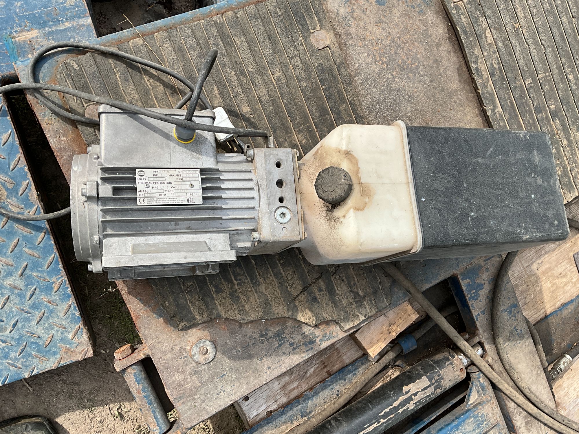 Lot image 2