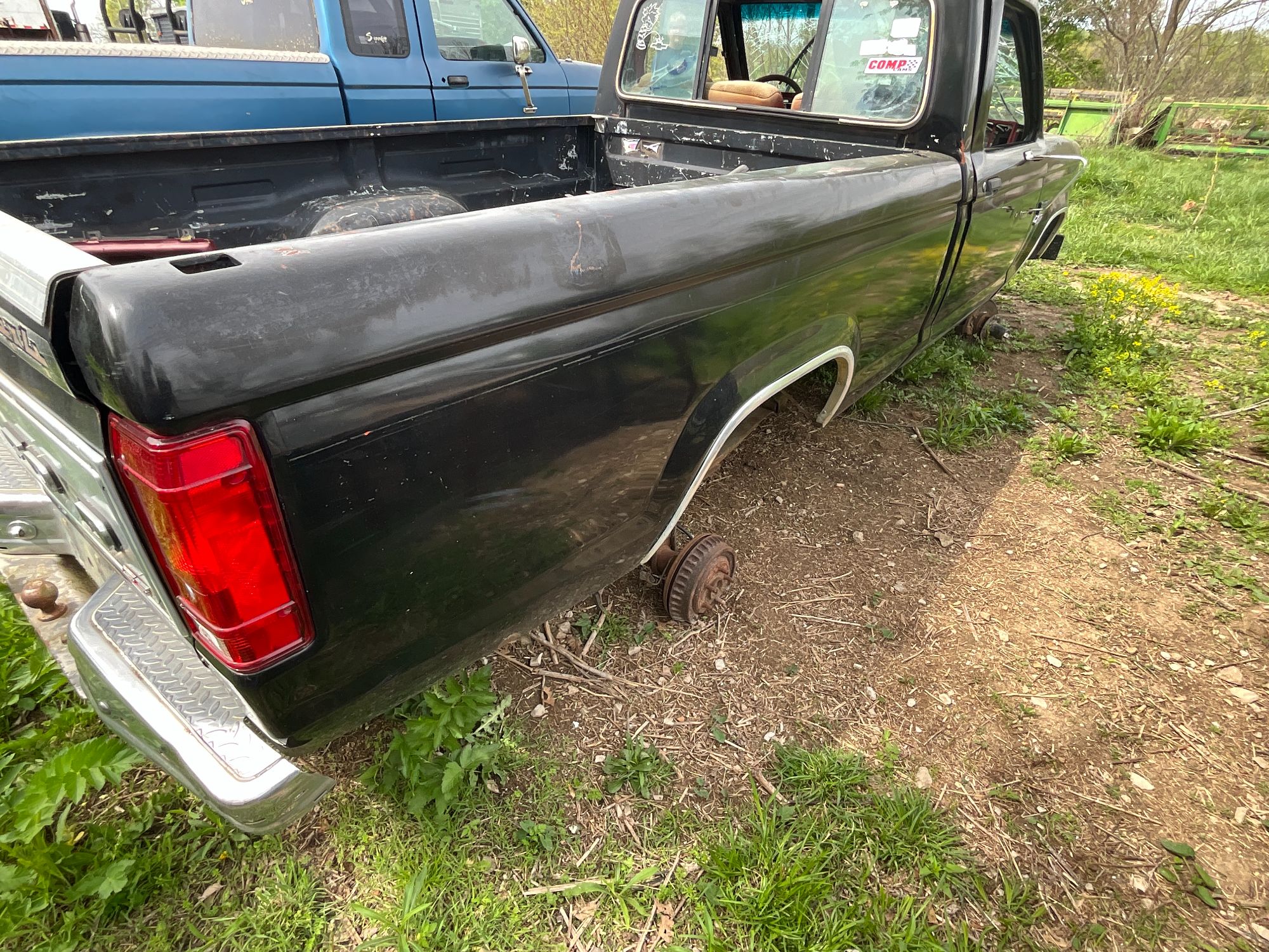 Lot image 8