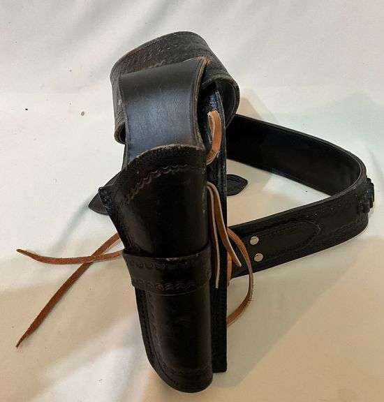 Black leather cowboy gun belt and holster, 30"?