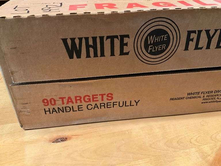 White Flyers clay birds, box of 90.