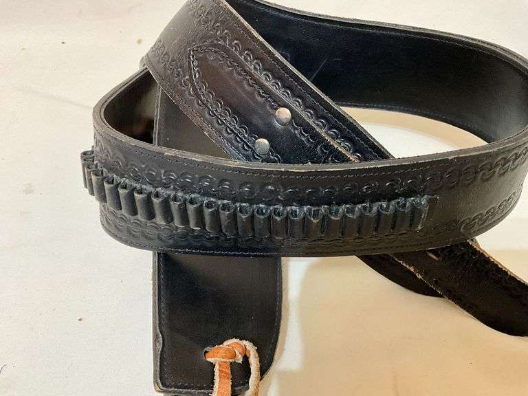 Black leather cowboy gun belt and holster, 30"?