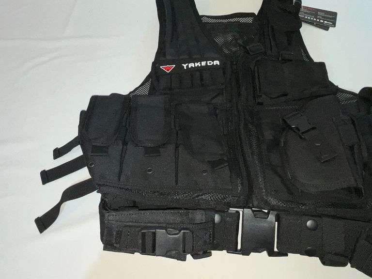 Yakeda tactical vest, with new tags