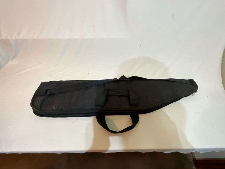 Ace padded gun case, front pocket