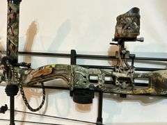 Diamond by BowTech Blackout compound bow