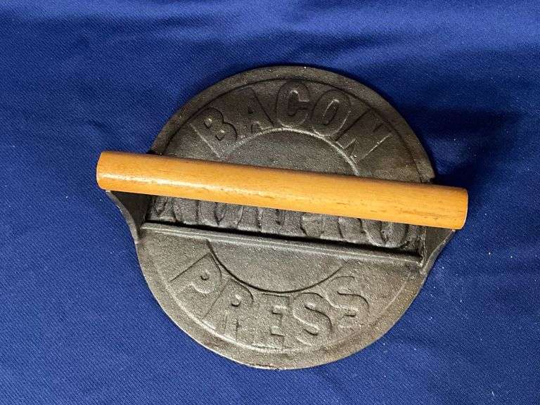 Norpro cast iron bacon press image