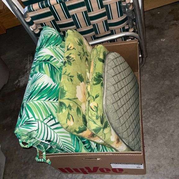 Folding lounger, lawn chairs, cushions, etc.