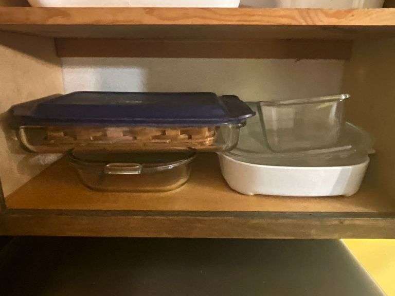 Baking dishes, Pyrex, Anchor Hocking, cake pan image