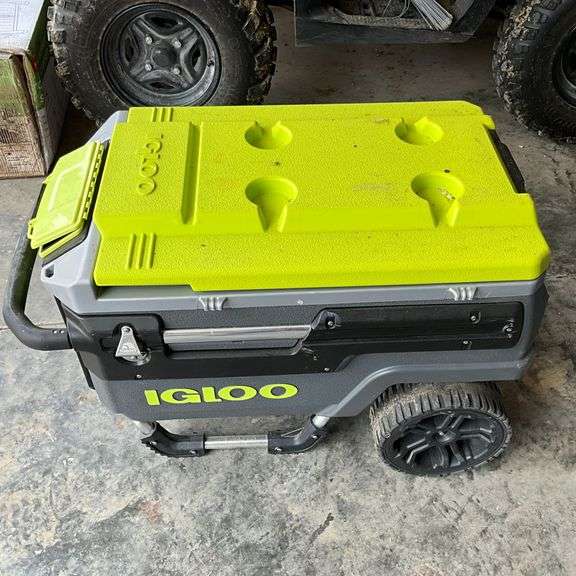 Igloo cooler on wheels