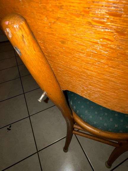 Oak single pedestal dining table, split in top
