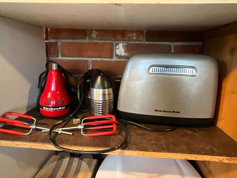 KitchenAid Professional 9 mixer and beaters image