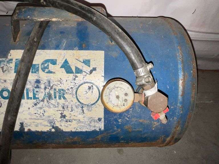 Metal 5-gallon portable air tank