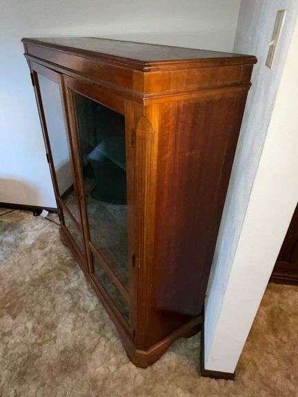 Glass door cabinet