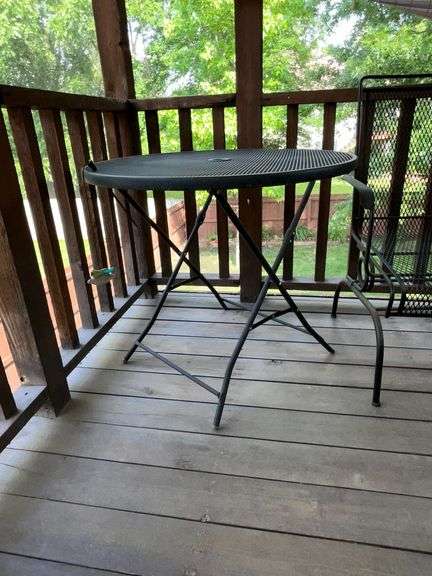 Patio table, 32" W, folding