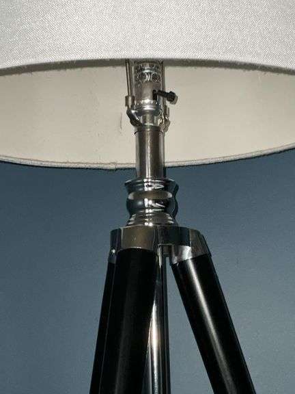 Floor lamp