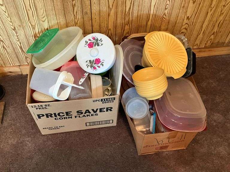 Plasticware, Tupperware, Rubbermaid etc. image