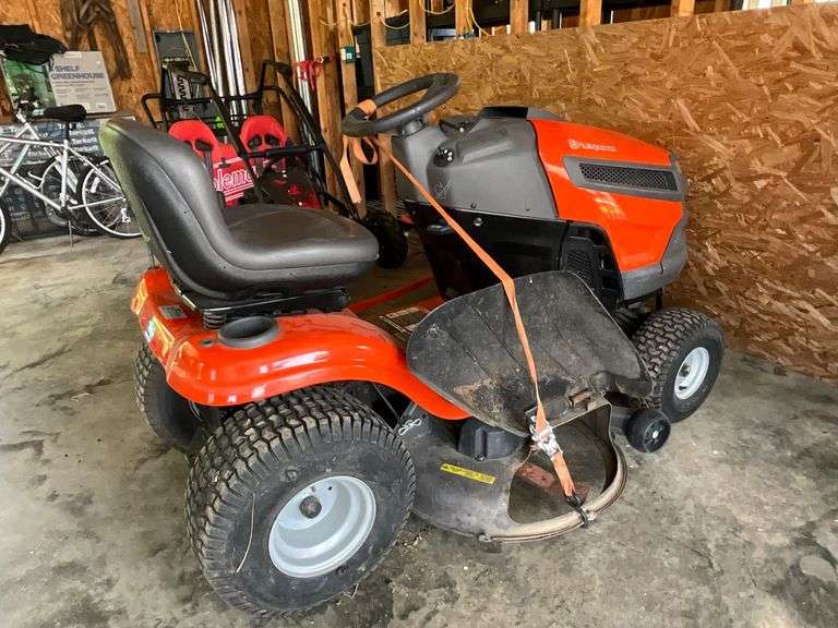 Husqvarna YTH 22V46, NEEDS WORK riding mower, 46" deck