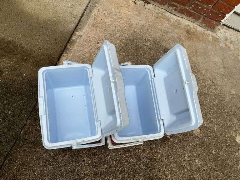 Picnic coolers, Igloo, Rubbermaid
