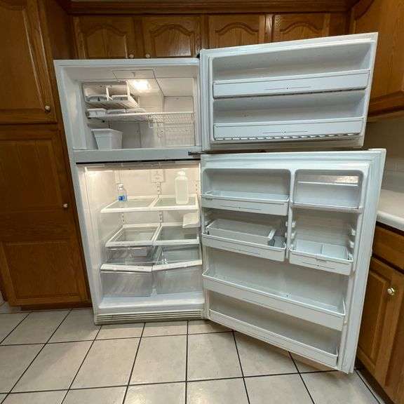 Amana refrigerator, no ice  maker
