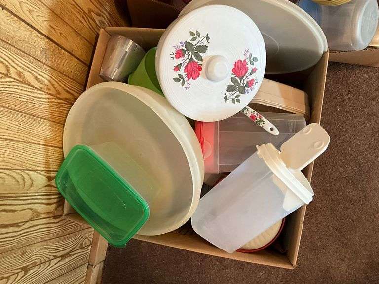 Plasticware, Tupperware, Rubbermaid etc.