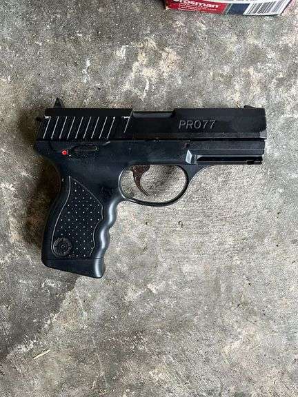 Crosman CO2 powered BB pistol No. N07D05528, 4.5 mm caliber, CO2 cartridges