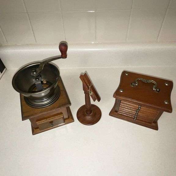 Coffee grinder, wooden coasters