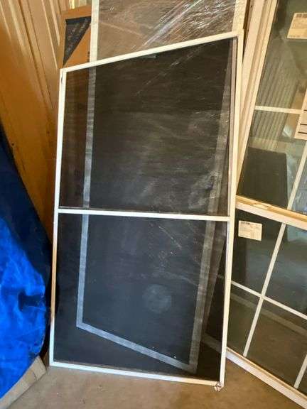 Quatar single hung (1 broken pane) 33" x 67". 3 assorted screens
