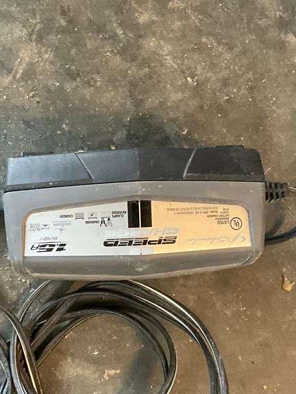 Schumacher 1.5 amp 6/12 volt speed charge