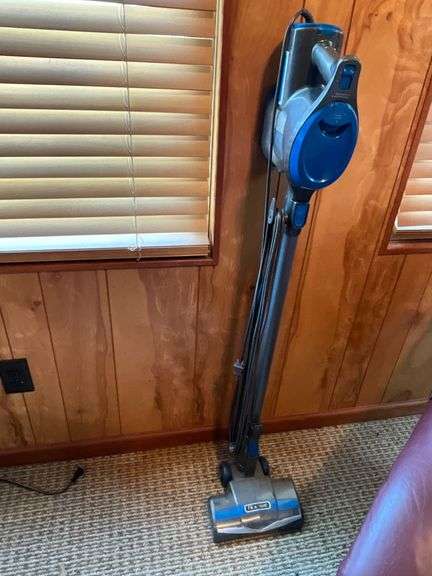 Shark Rocket vacuum cleaner image