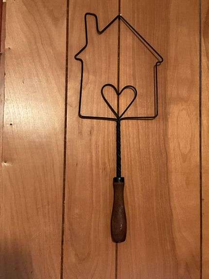 Vintage wire rug beater