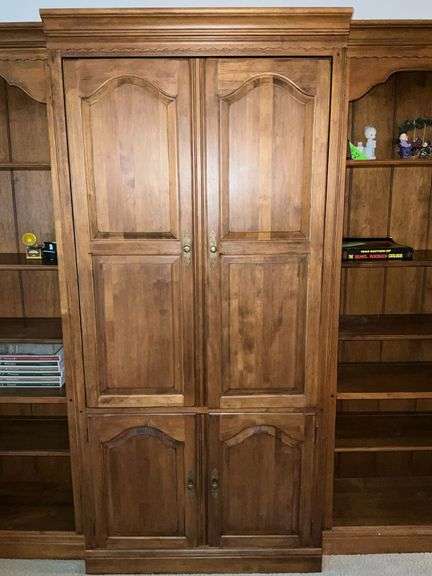 Entertainment cabinet, CONTENTS NOT INCLUDED
