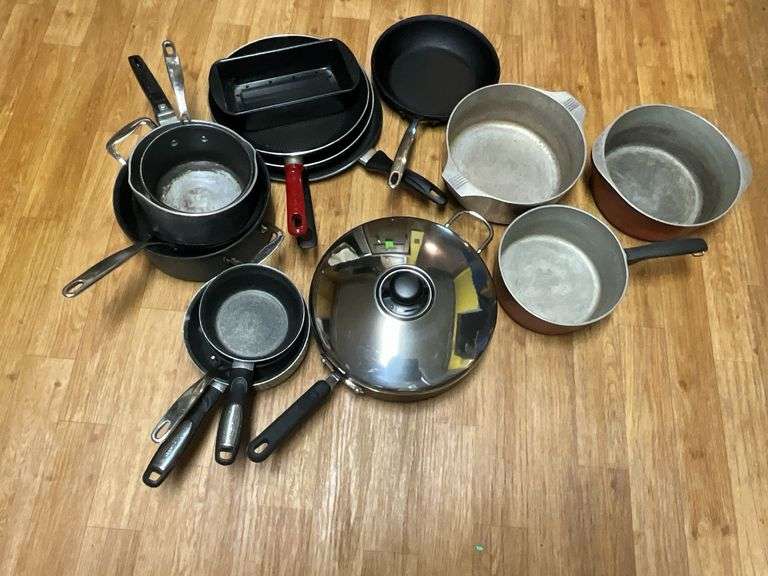 Cooking pans, skillet image