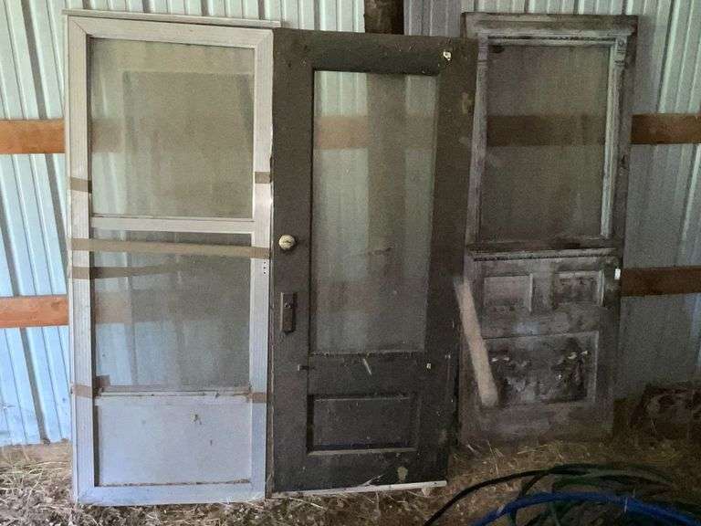 Vintage wooden doors, aluminum door, etc.