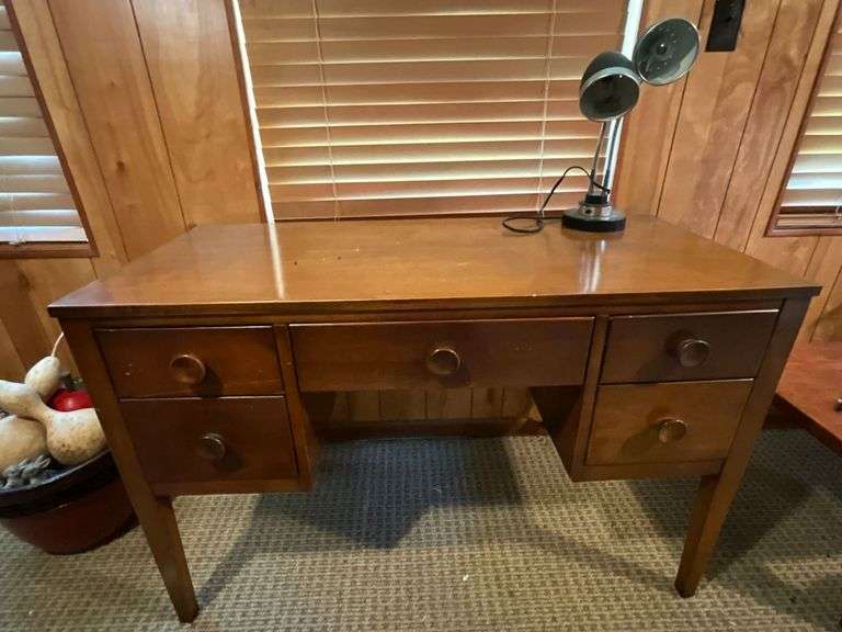 Wooden desk with worklight, 5-drawers image