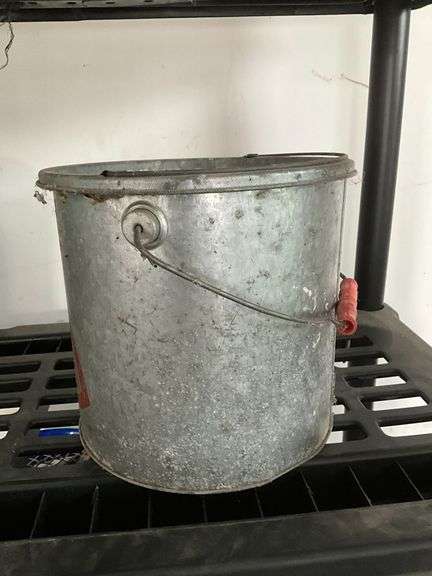 Angler's Choice No. 710 minnow bucket
