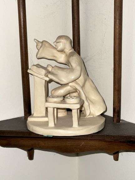 Corner curio shelf, with figurines