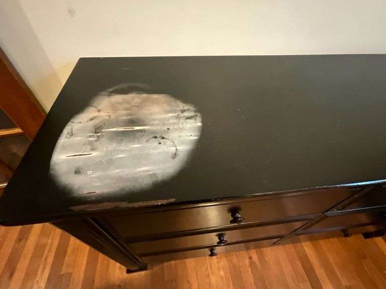 Six-drawer dresser, damage to the top