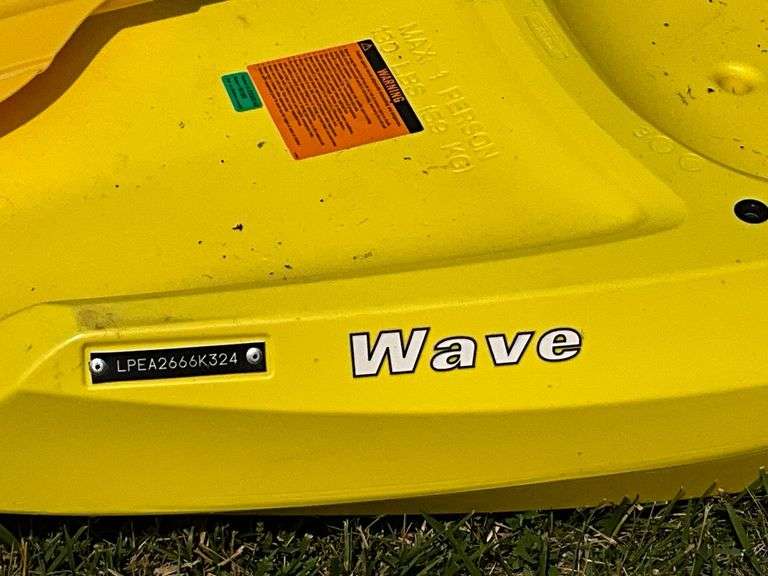 Lifetime Wave mini kayak with set of oars, 75" L, 130 lb. capacity