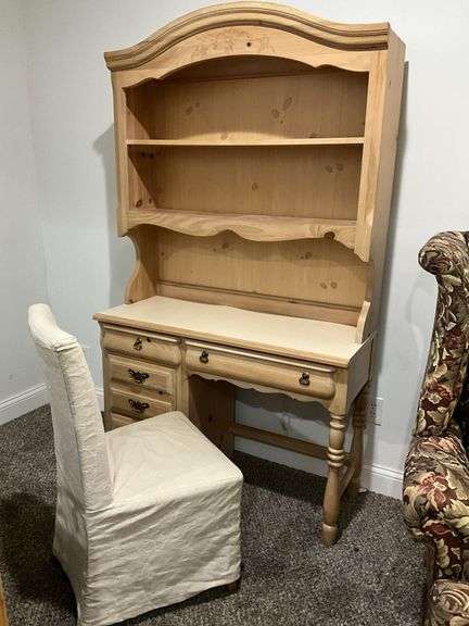 2 piece desk with bookshelf top and chair