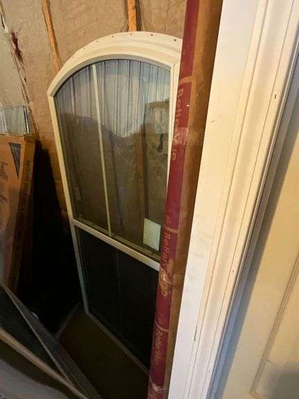 Quatar single hung (1 broken pane) 33" x 67". 3 assorted screens