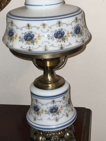 Hand decorated dress lamp