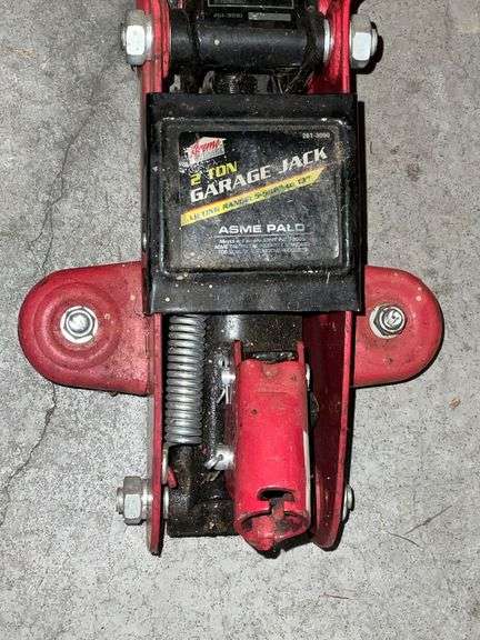 2-ton floor jack
