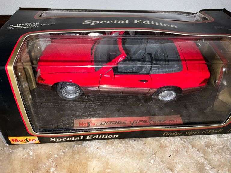 Maisto 1:18 scale die cast cars