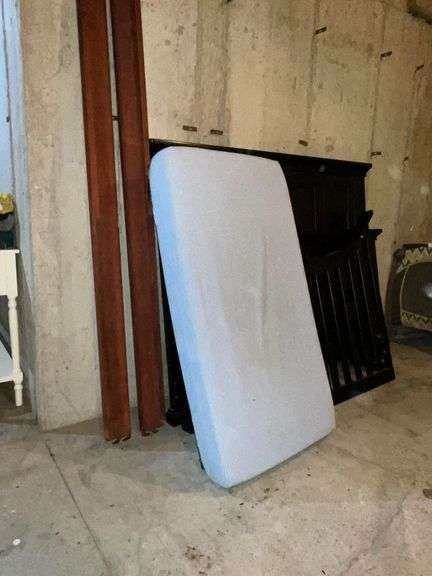 Baby bed with no hardware
