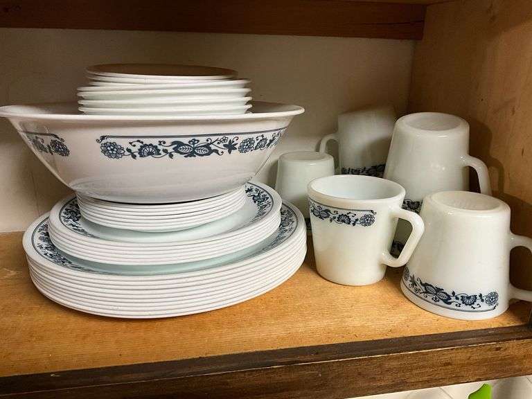 Corelle & Pyrex Old Town Blue dinnerware image
