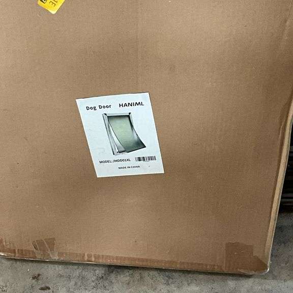 Big dog cage and doggy door (NIB) Model JMDD01XL